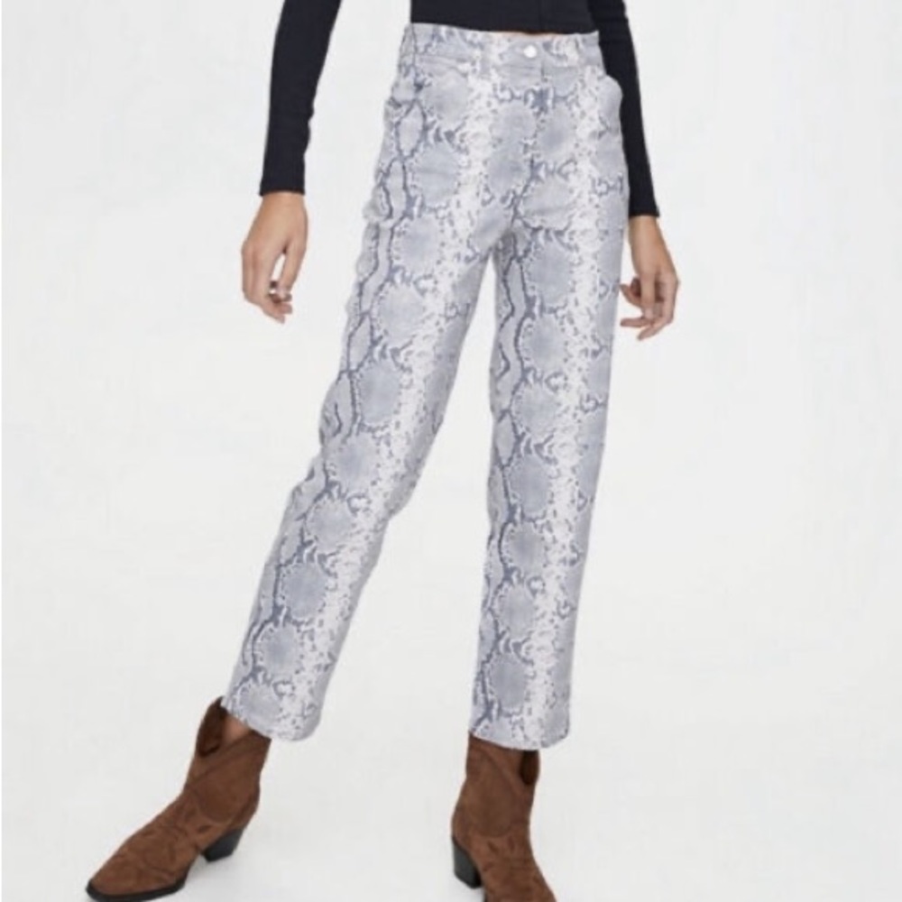 Aritzia Wilfred Free snakeskin jeans
